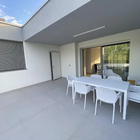 Modern 300m From The Sea * ביביונה