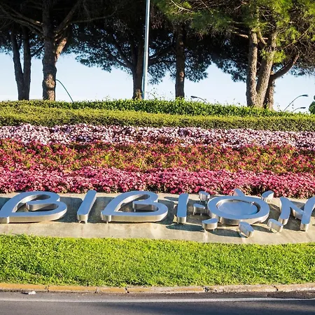 דירה Modern 300m From The Sea *